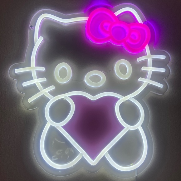 Hello Kitty light up LED sign💋 - Picture 3 of 4